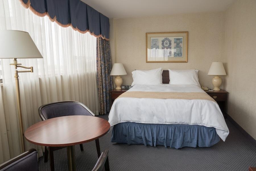 Фото The Roehampton Hotel