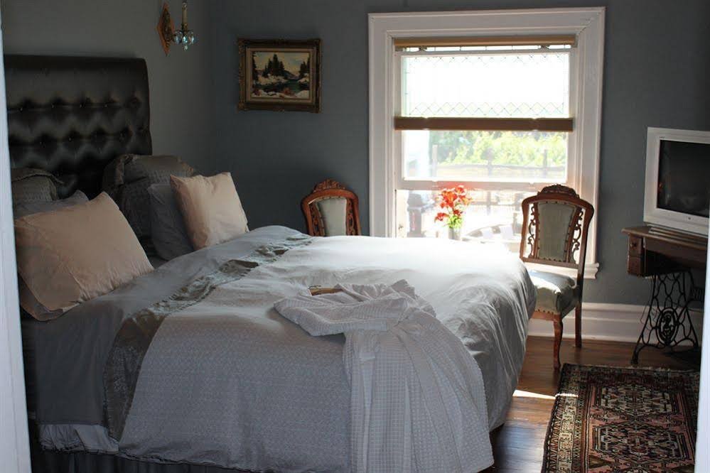 Фото Green Oaks Bed and Breakfast