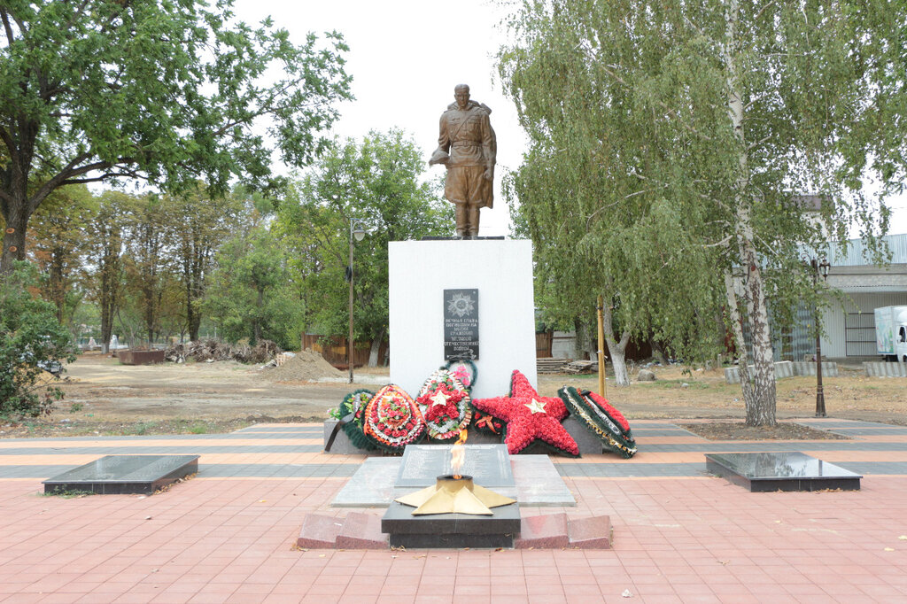 Monument, memorial Братская могила советских воинов, погибших в боях с фашистскими захватчиками в 1942-1943 гг, Krasnodar Krai, photo