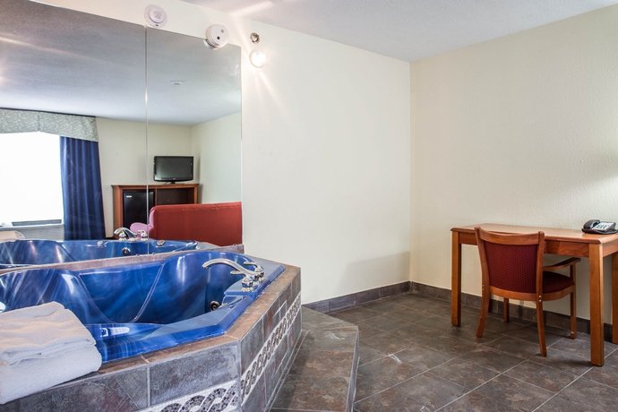 Фото Comfort Inn Charlotte Airport Uptown