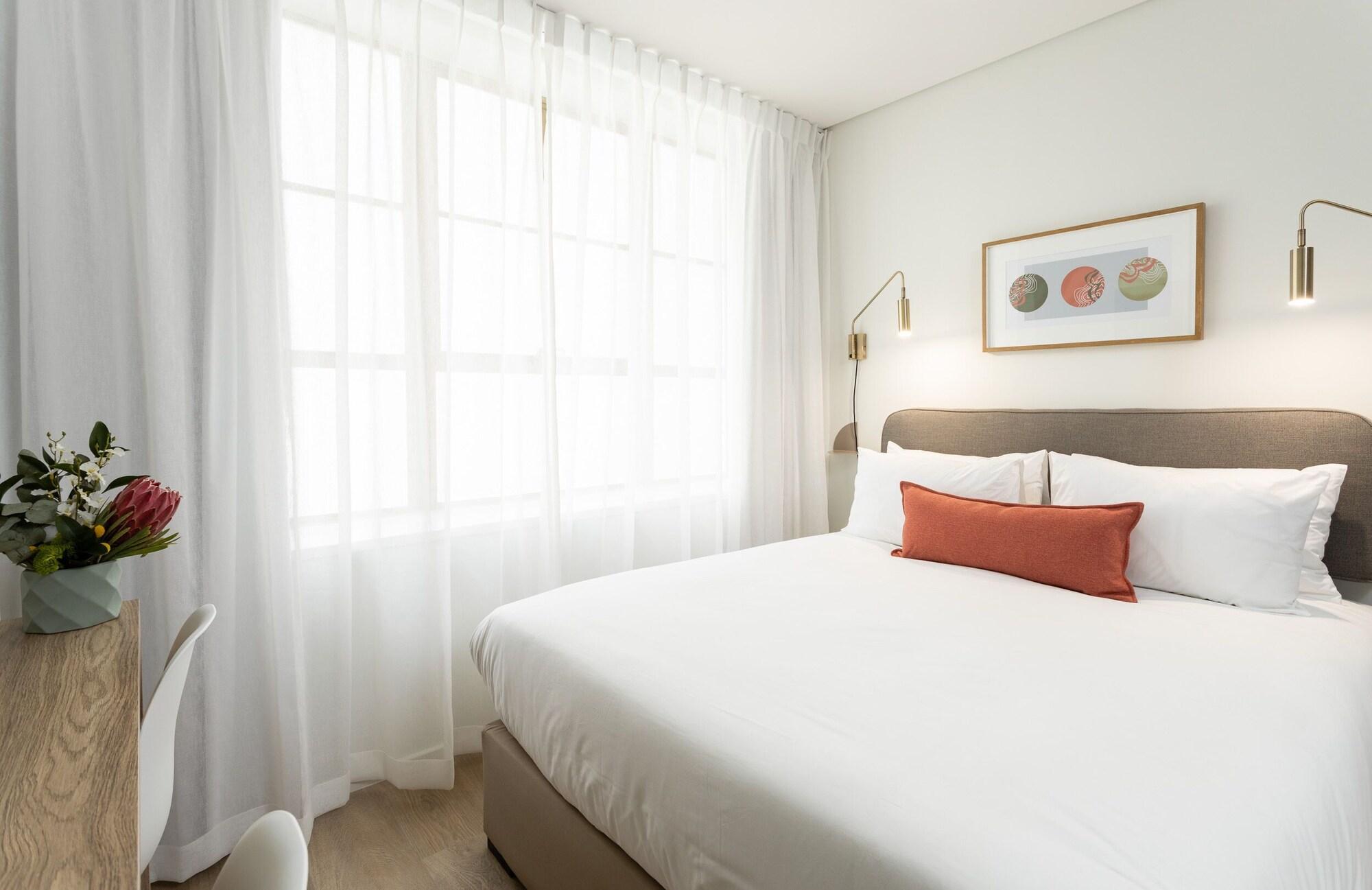 Фото Habitat Aparthotel by Totalstay