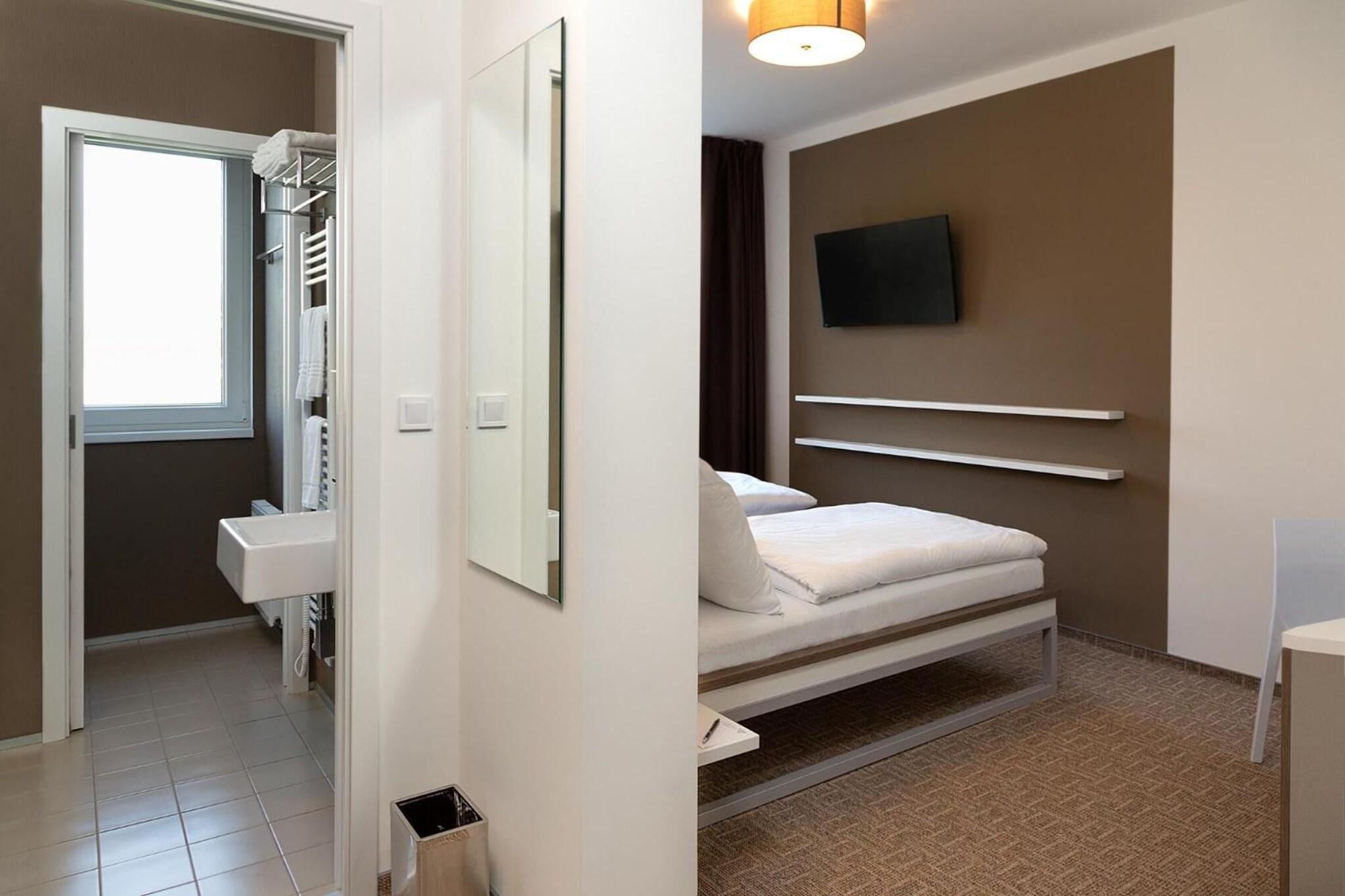 Фото Sky Hotel Prague