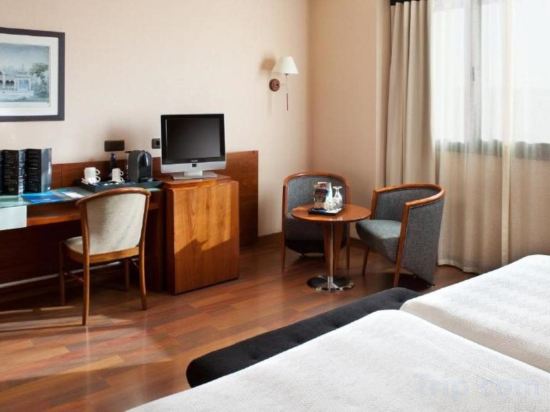 Фото Occidental Sevilla Viapol