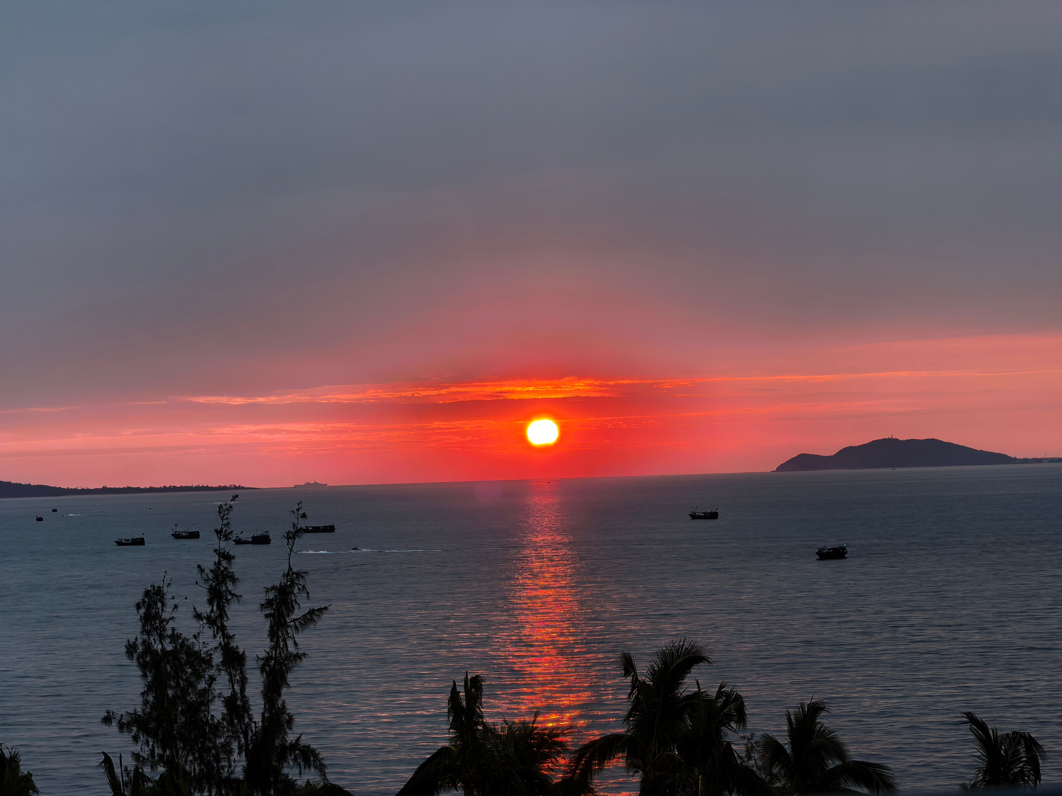 Фото Shengyi Holiday Villa Hotel & Suites Sanya 