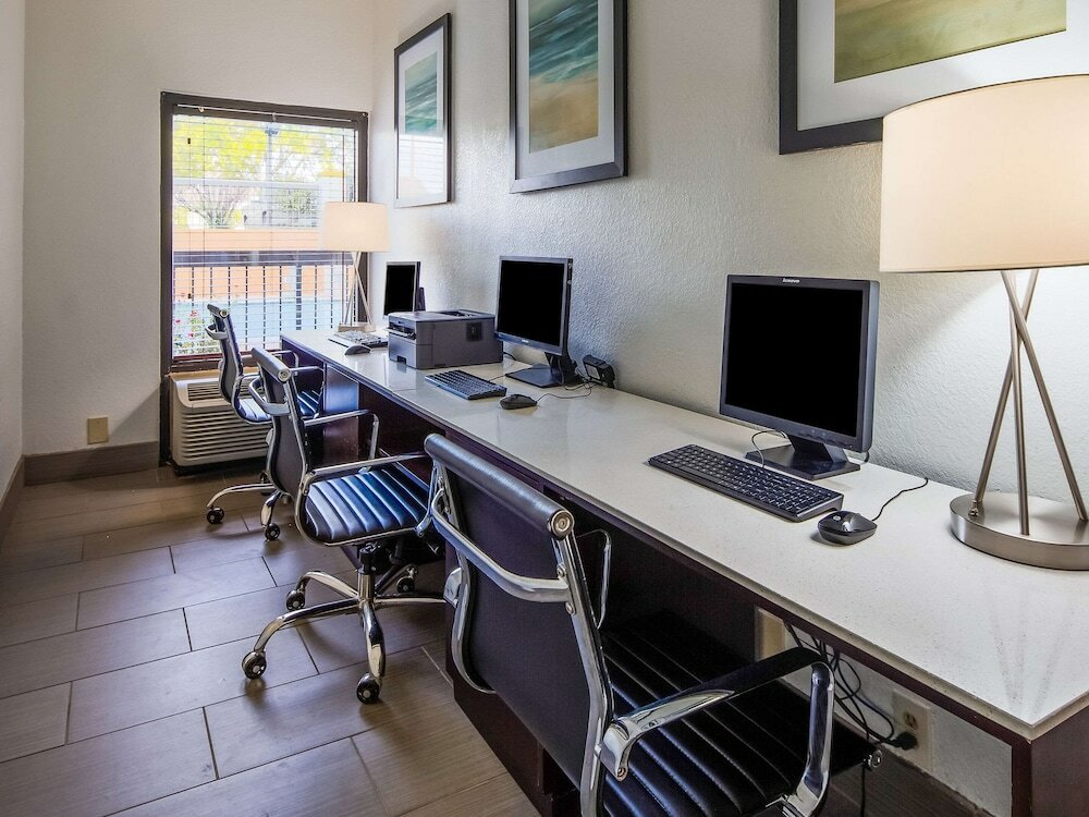 Фото Clarion Pointe