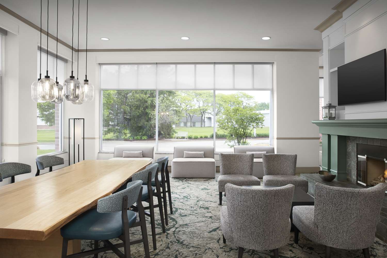 Фото Hilton Garden Inn Hoffman Estates