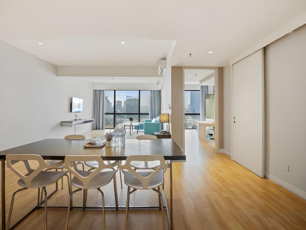 Фото Greystone D' Majestic Place