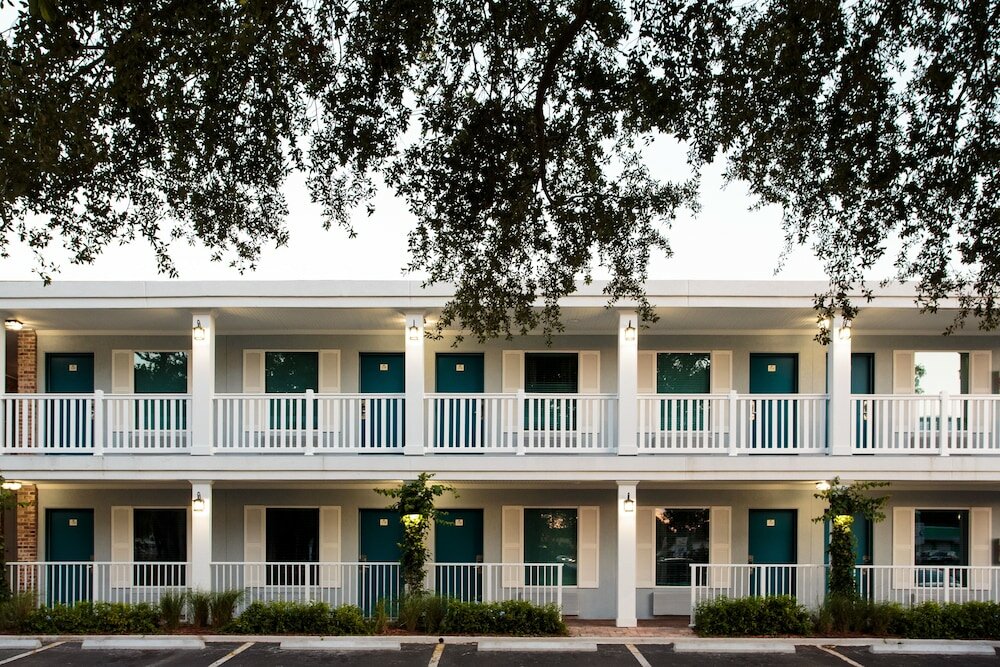 Фото Southern Oaks Inn