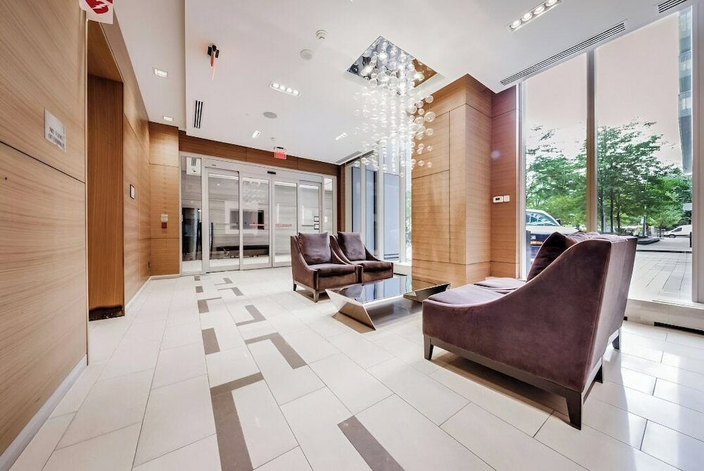 Фото Life Suites Loft - Cn Tower