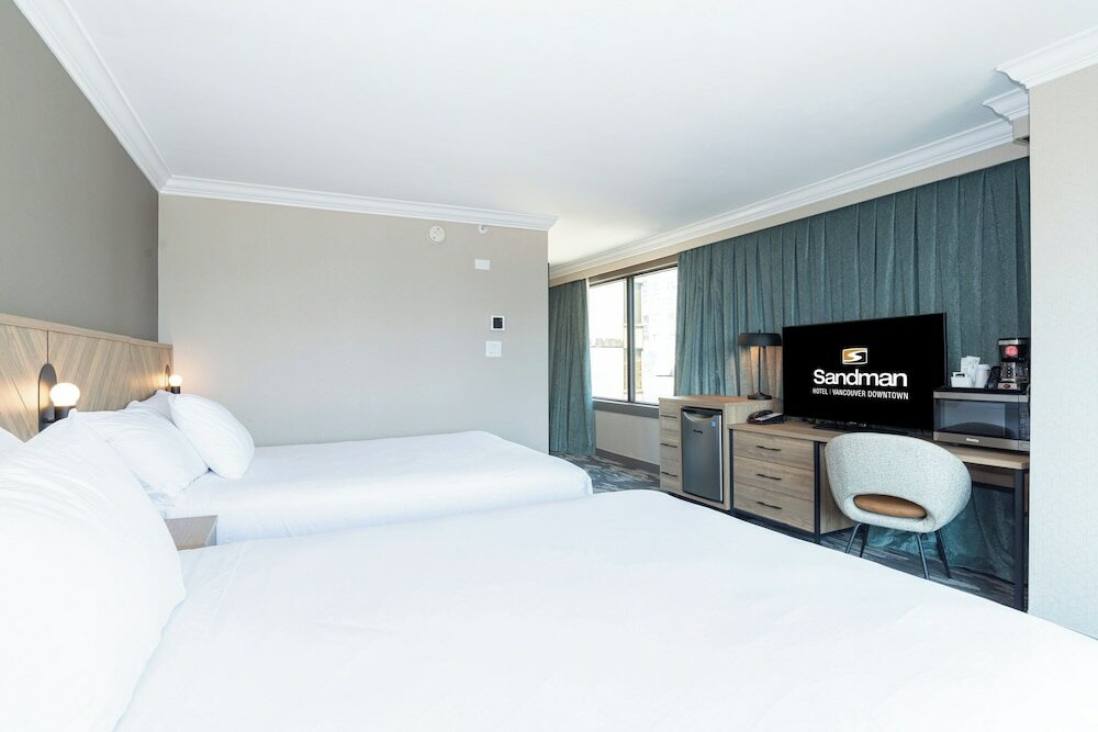 Фото Sandman Hotel Vancouver Downtown