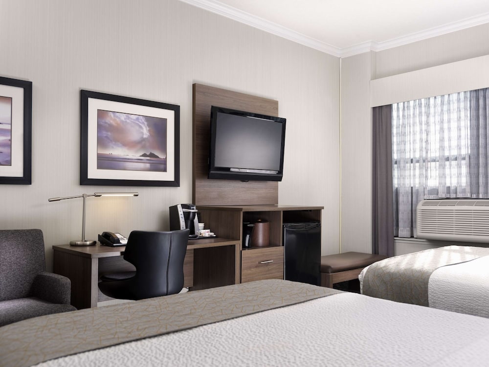 Фото Best Western Plus Carlton Plaza