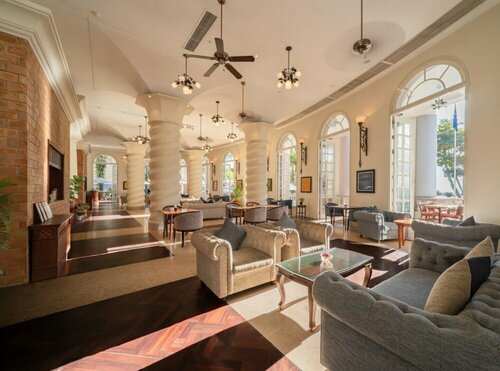 Внешний вид отеля Sunrise Nha Trang Beach Hotel & Spa в Нячанге, фото 3