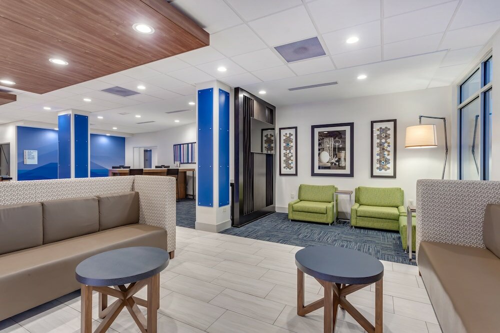 Фото Holiday Inn Express & Suites Hammond, an Ihg Hotel