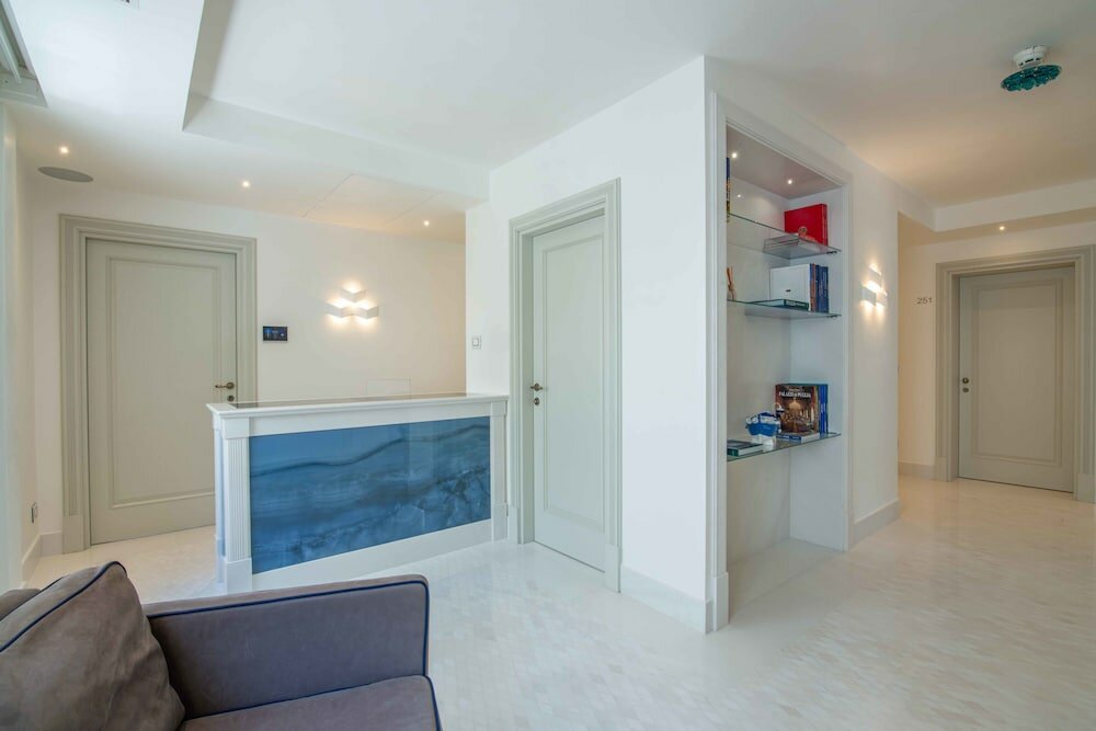 Фото Hotel Grotta Palazzese