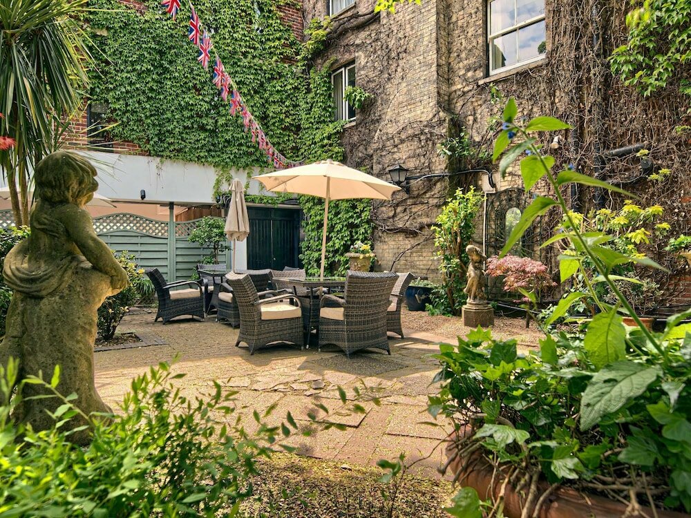 Фото Mercure Salisbury White Hart Hotel
