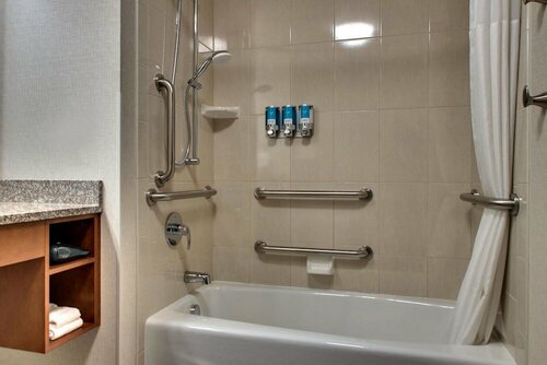 Гостиница Drury Inn & Suites Iowa City Coralville в Коралвилле