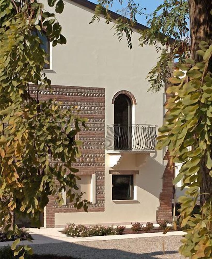 Фото Corte della Rocca Bassa