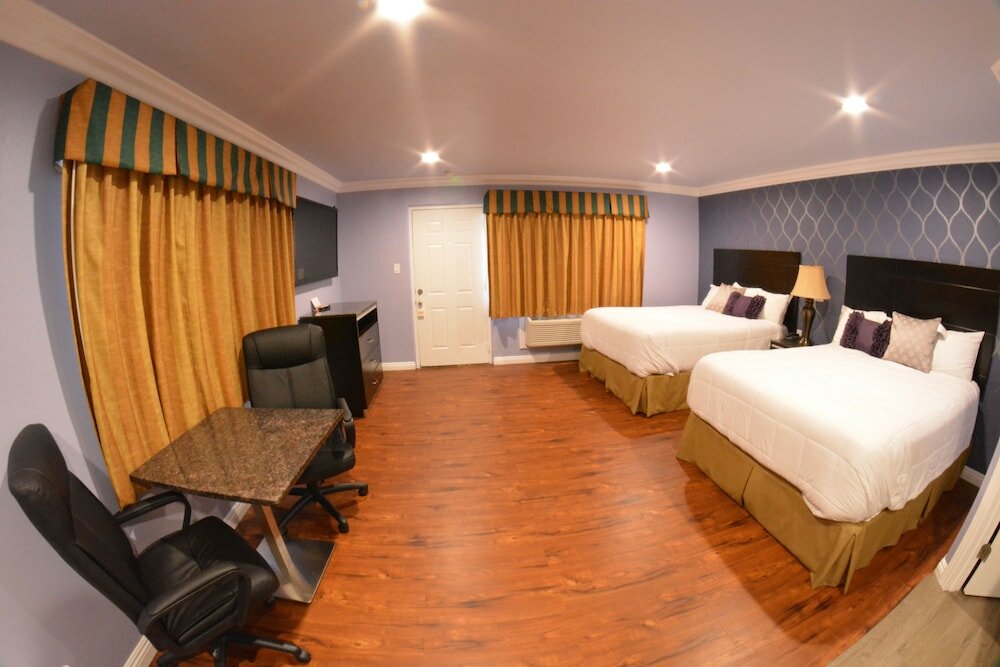 Фото Crystal Lodge Motel