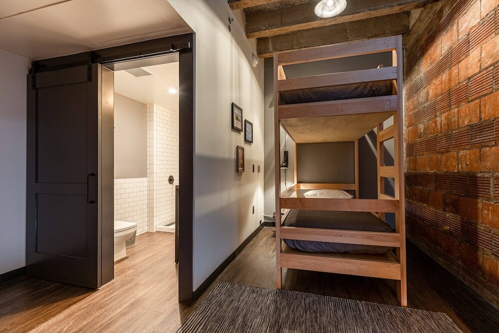 Фото Moxy Nashville Downtown