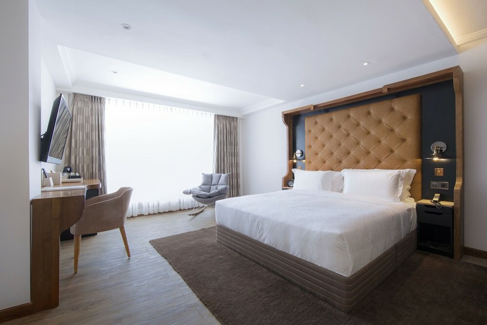 Фото The Radh Hotel