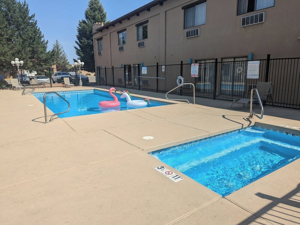 Фото Sagebrush Inn & Suites