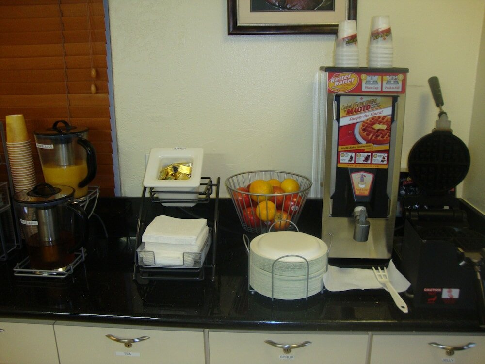 Фото Super 8 by Wyndham Azusa