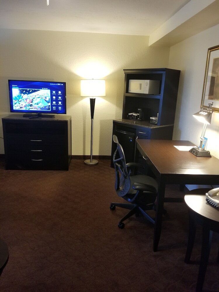 Фото Clarion Inn & Suites Central Clearwater Beach