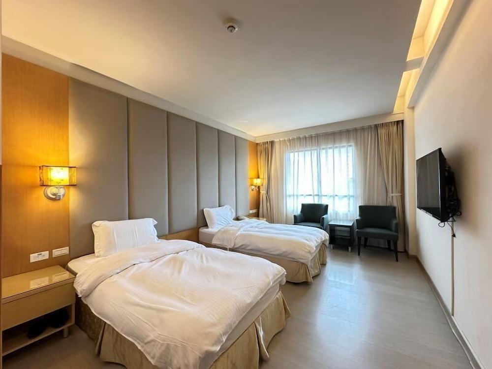 Фото Chientan Youth Hotel