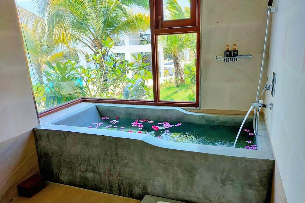 Фото Phi Phi Mountain Beach Resort