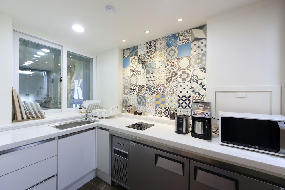 Фото K-Guesthouse Myeongdong 1