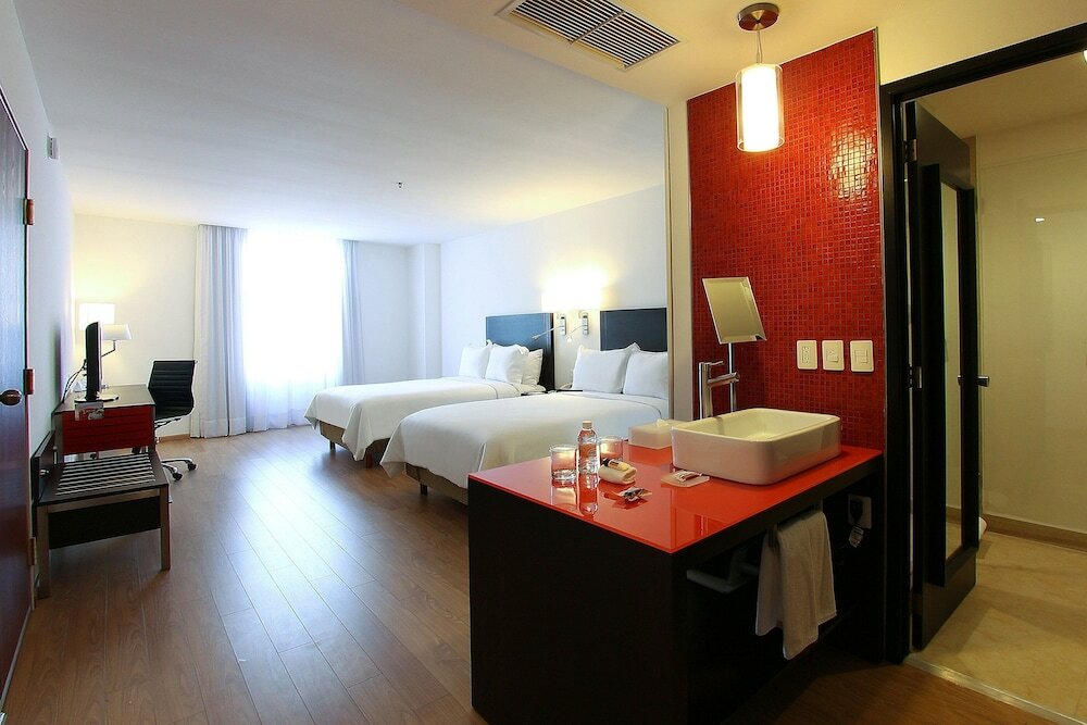 Фото Fiesta Inn Naucalpan