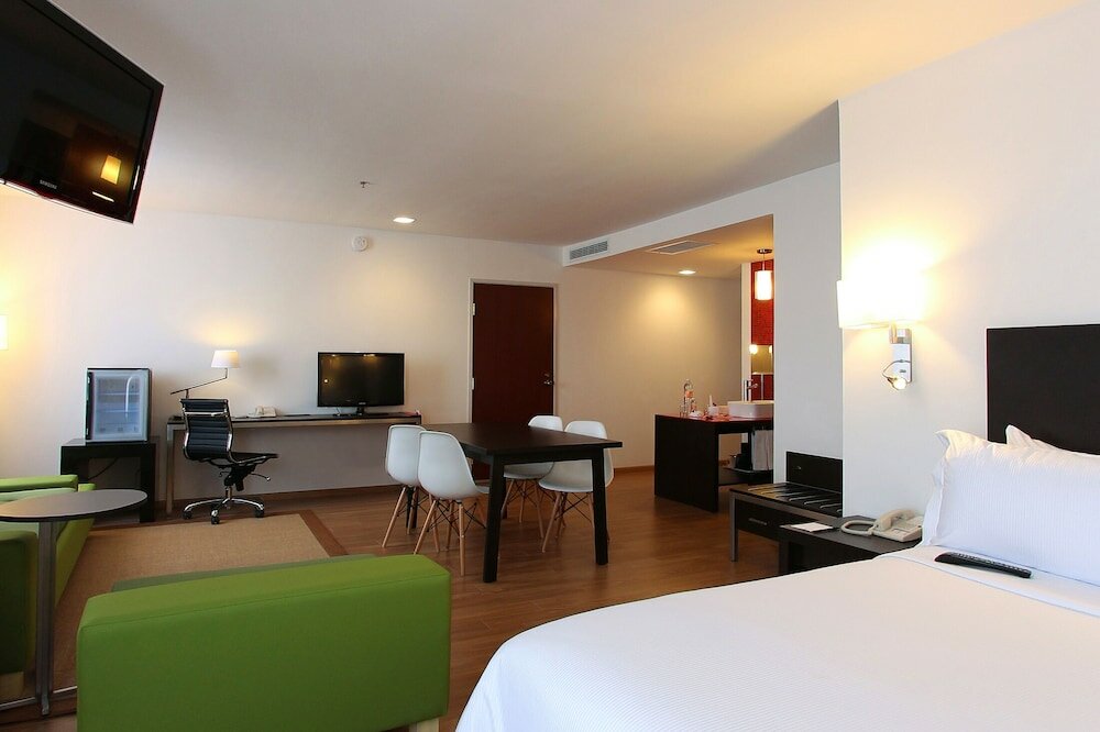 Фото Fiesta Inn Naucalpan