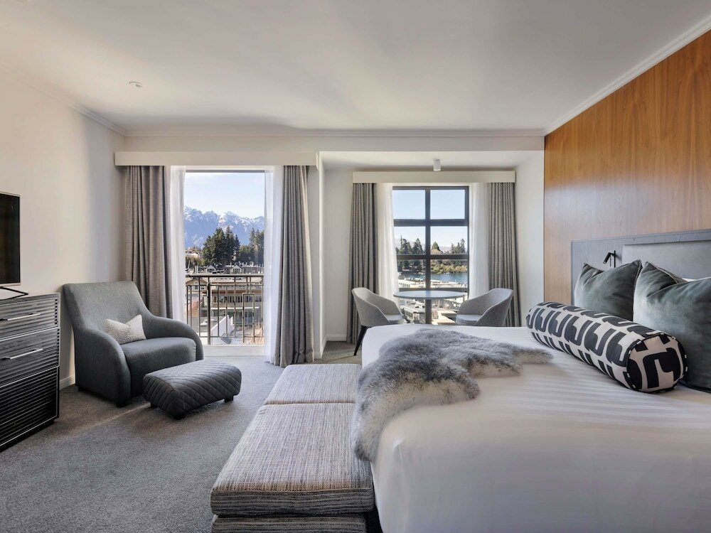 Фото Sofitel Queenstown Hotel and SPA