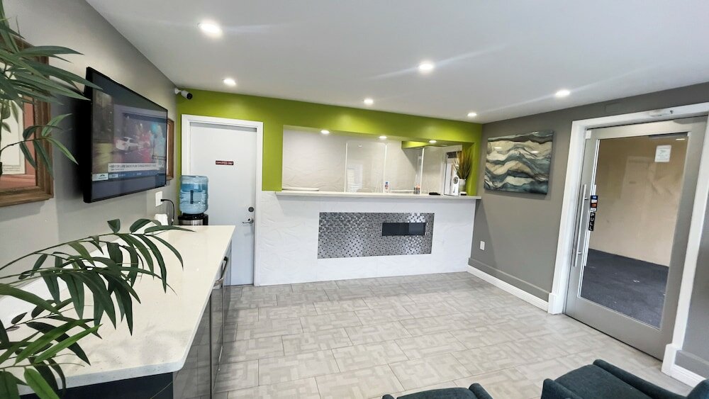 Фото SeaScape Inn - A FairBridge Hotel