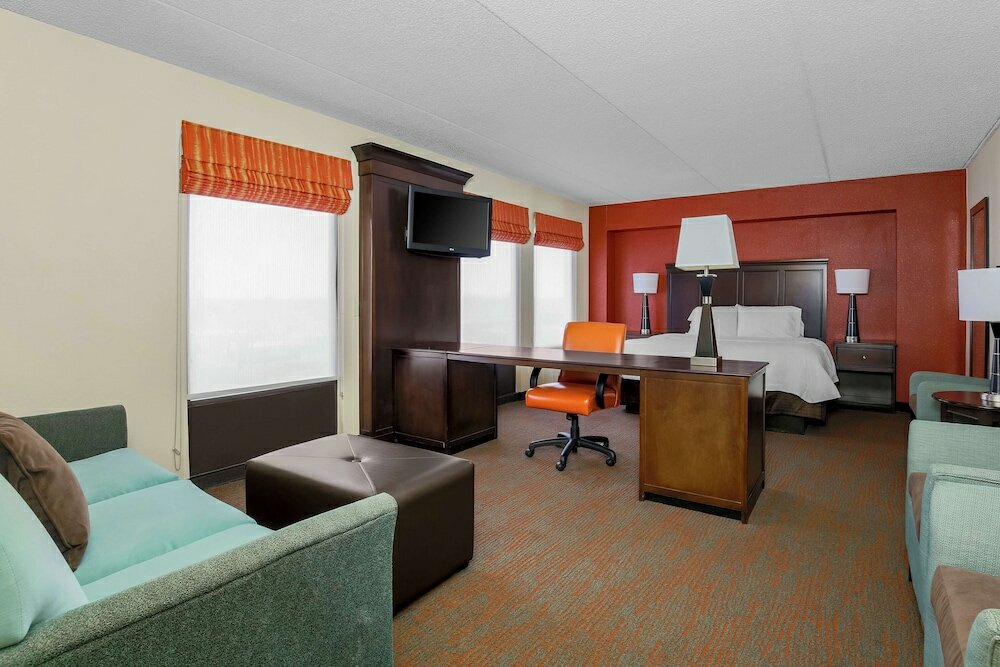 Фото Hampton Inn by Hilton Chicago-Midway Airport