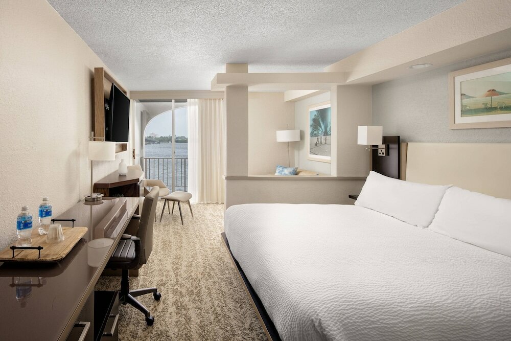 Фото Fairfield Inn And Suites by Marriott Palm Beach