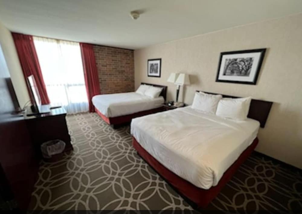 Фото Hotel Lotus Kansas City Merriam