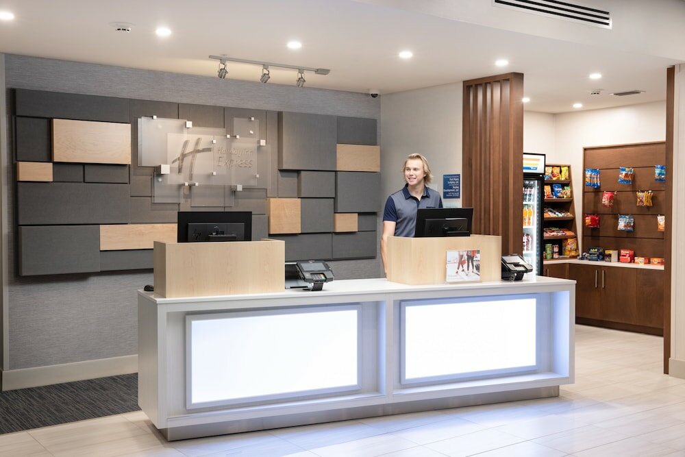 Фото Holiday Inn Express & Suites Ft Myers Beach-Sanibel Gateway, an Ihg Hotel