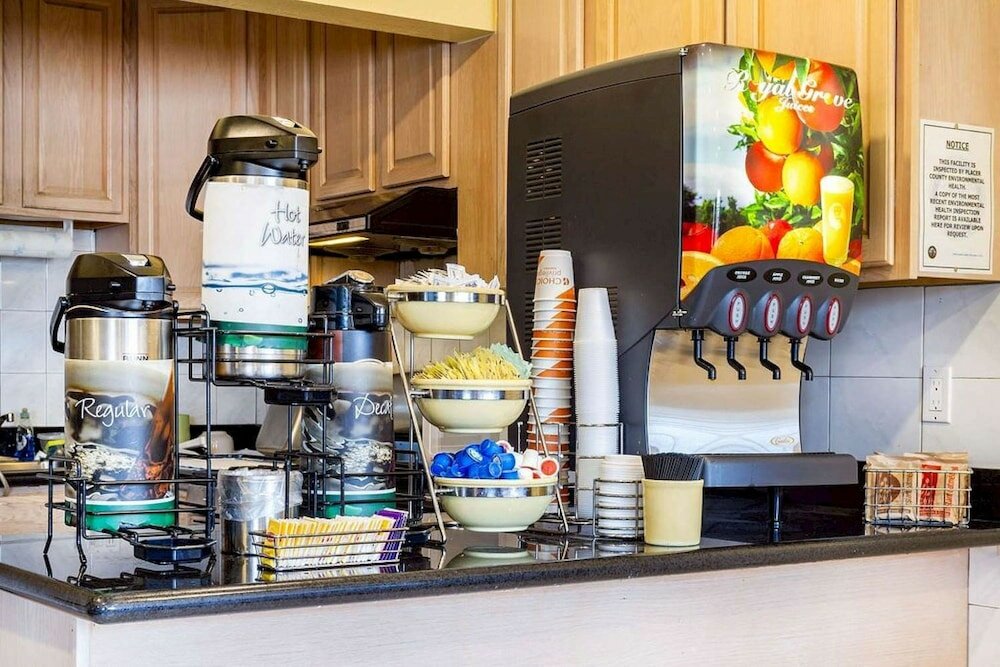 Фото Auburn House Hotel