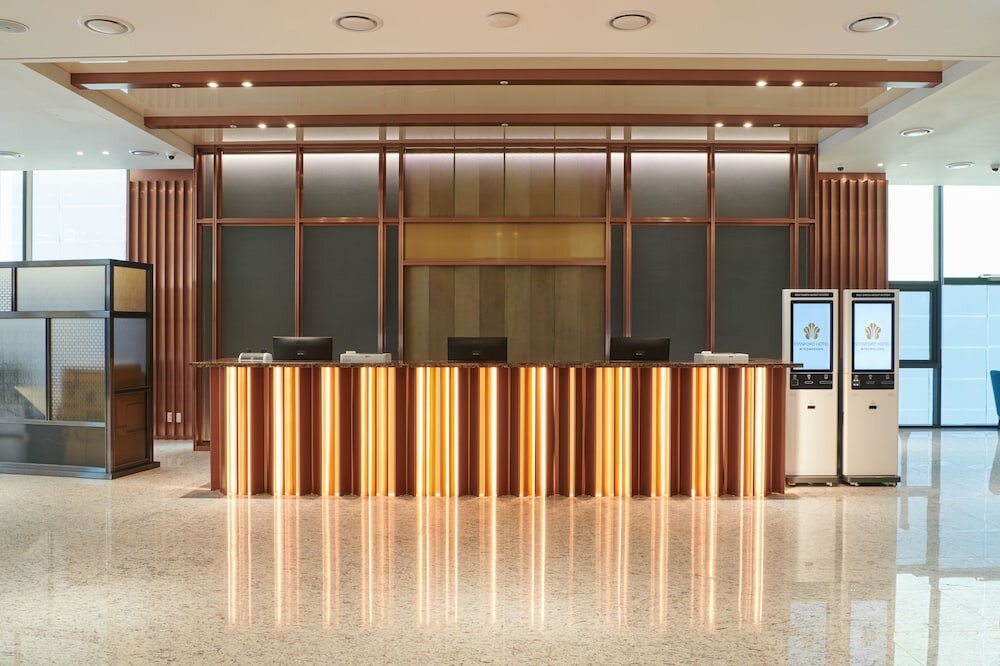 Фото Stanford Hotel Myeongdong