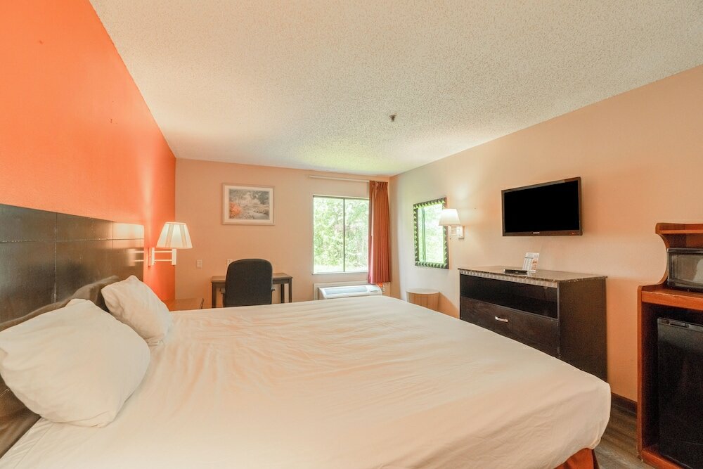 Фото Fairway Inn La Porte