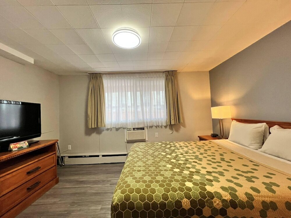 Фото Econo Lodge Motel Village