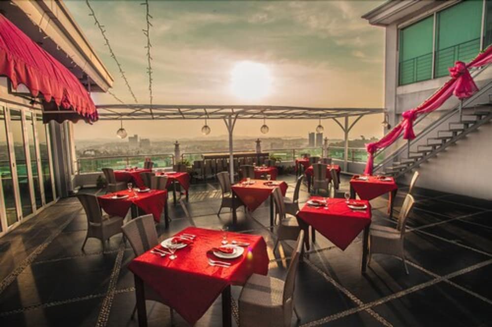 Фото King's Hotel Nagoya Batam