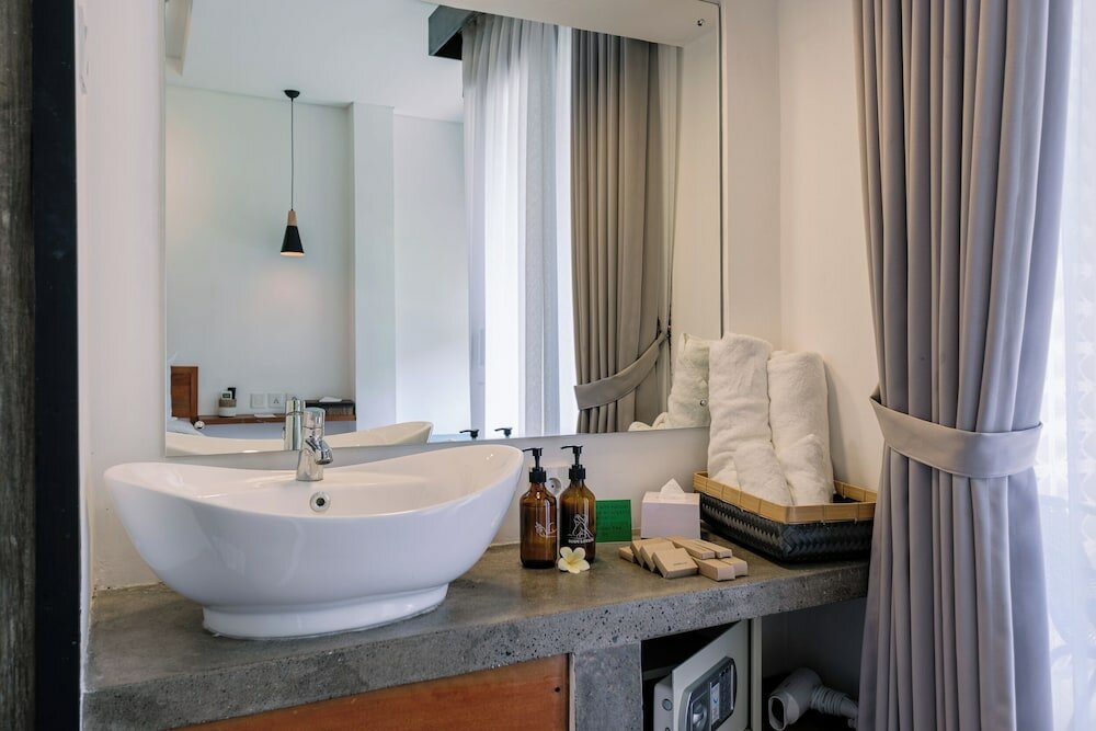 Фото Chandi Hotel