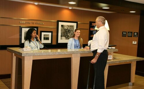 Гостиница Hampton Inn Visalia в Визалии