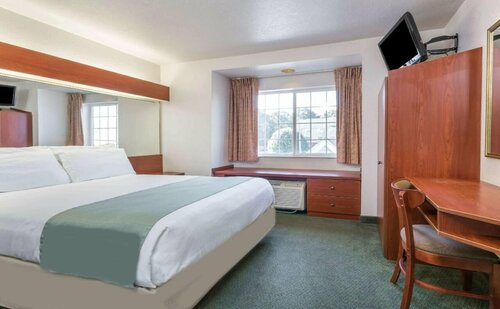 Гостиница Microtel Inn & Suites by Wyndham Marianna в Марианне