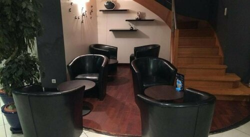 Гостиница Le Derby Hôtel - Tabac - Bar - Pmu в Кемпере