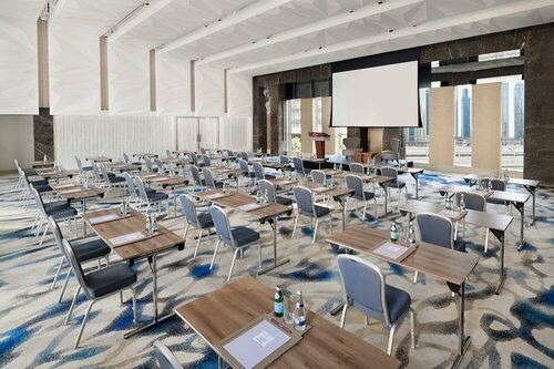 Гостиница Crowne Plaza Dubai Marina в Дубае