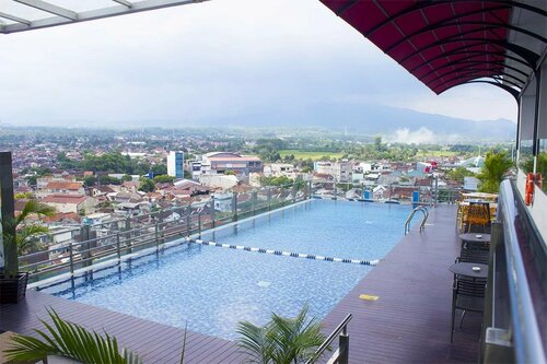 Гостиница Java Lotus Hotel Jember в Джембере