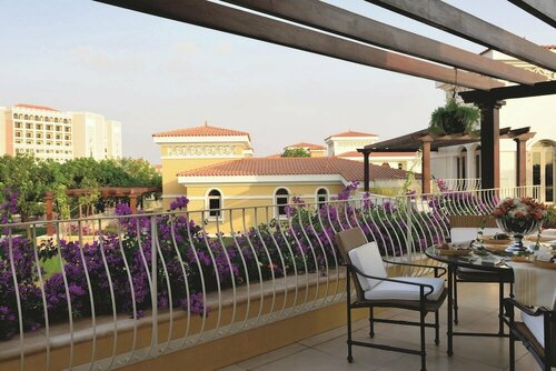 Гостиница The Ritz Carlton Abu Dhabi Grand Canal в Абу-Даби